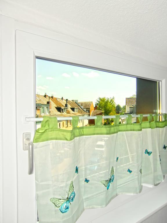 Ferienwohnung Koeln-Poll Esterno foto